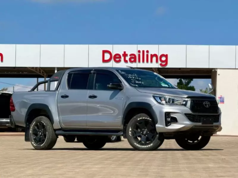 Toyota Hilux   - 2019