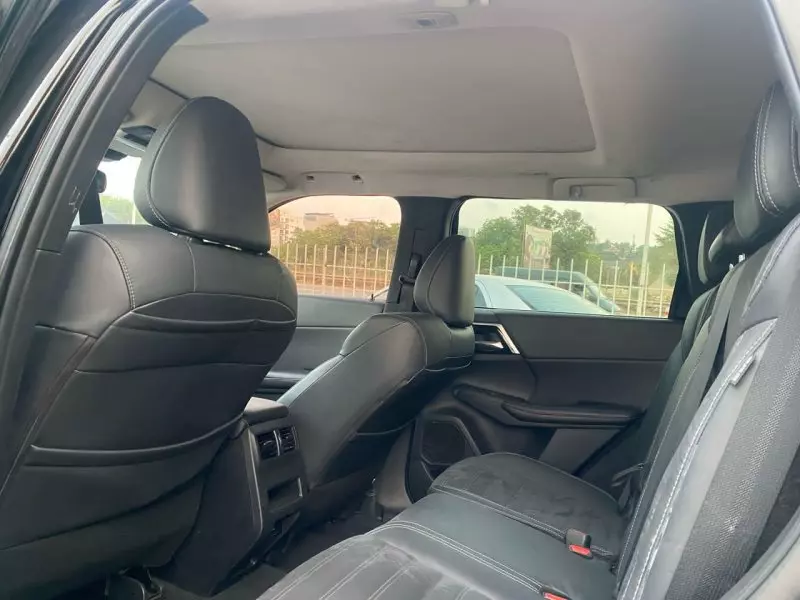 Mitsubishi OUTLANDER   - 2022