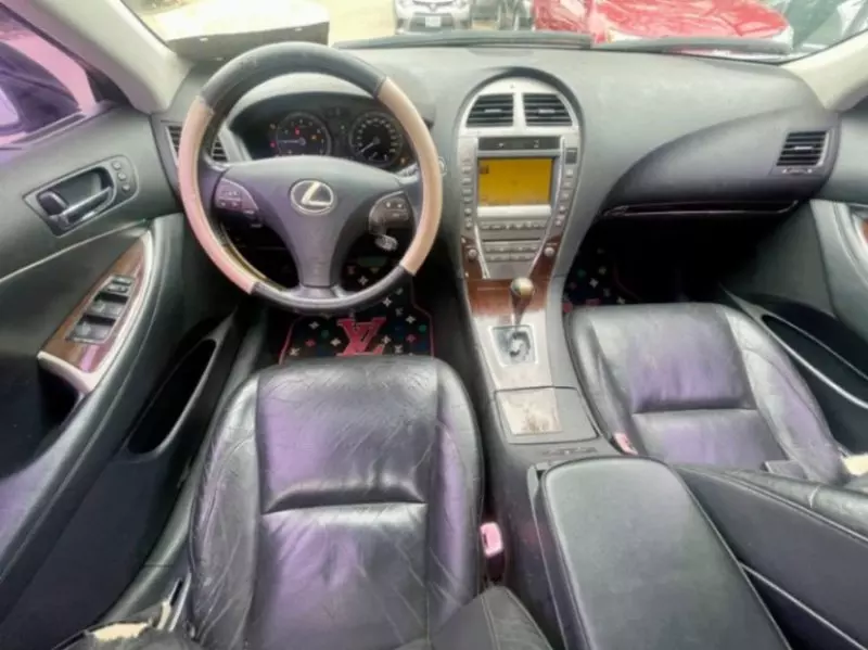 Lexus ES   - 2010