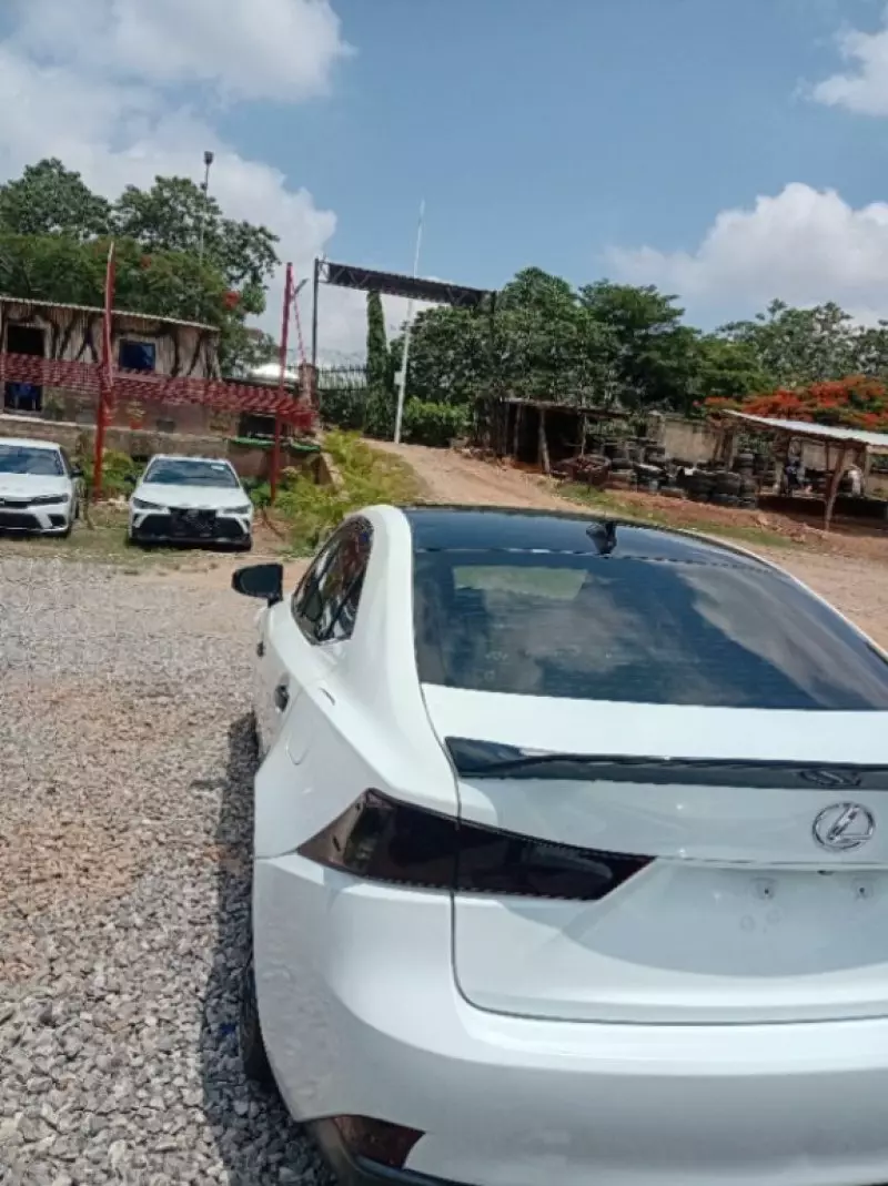 Lexus IS   - 2015