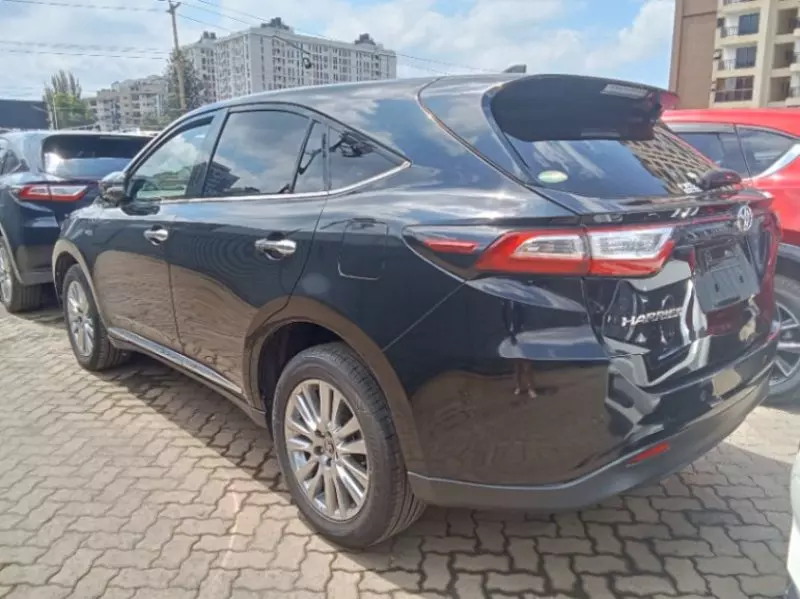 Toyota Harrier   - 2018