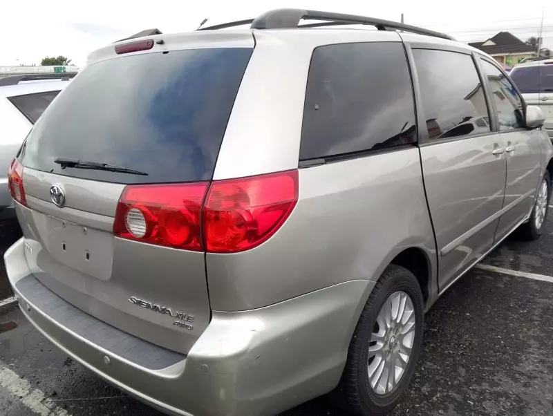 Toyota Sienna   - 2008
