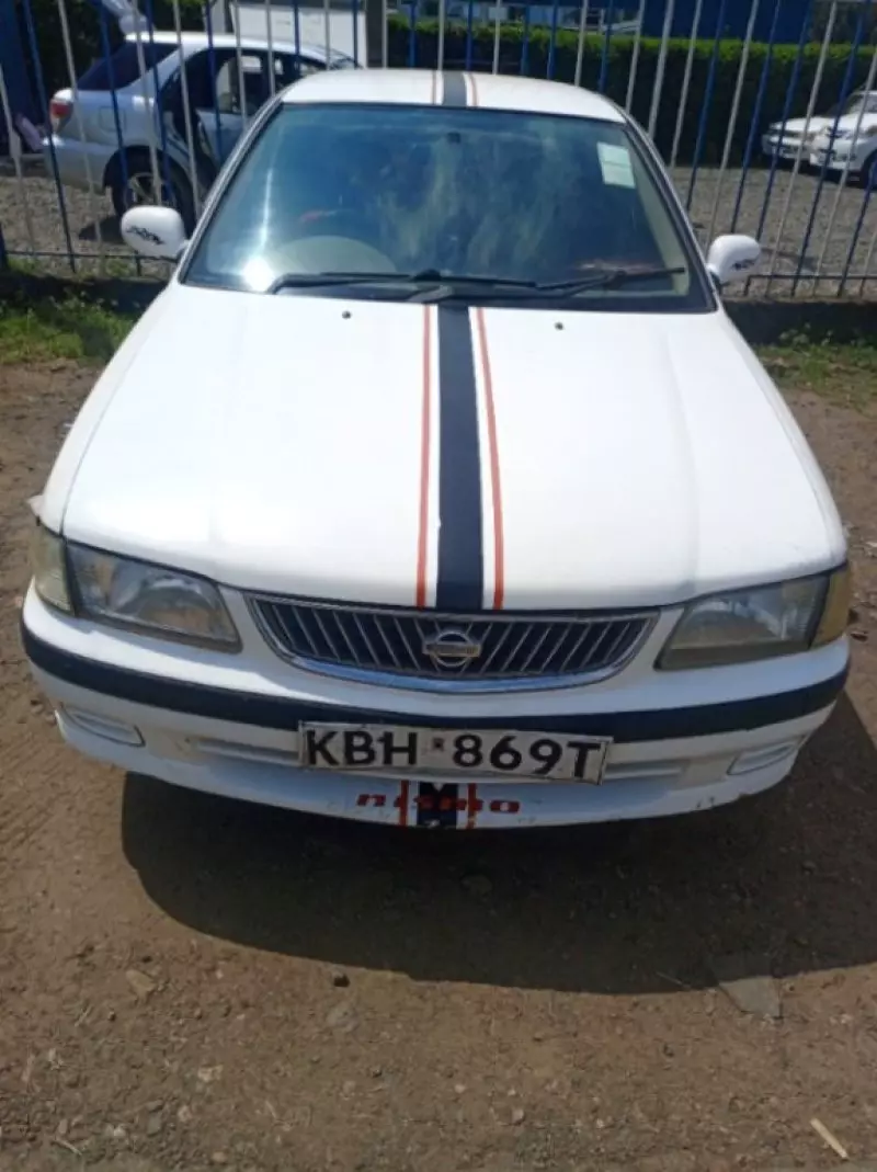 Nissan Advan    - 2002