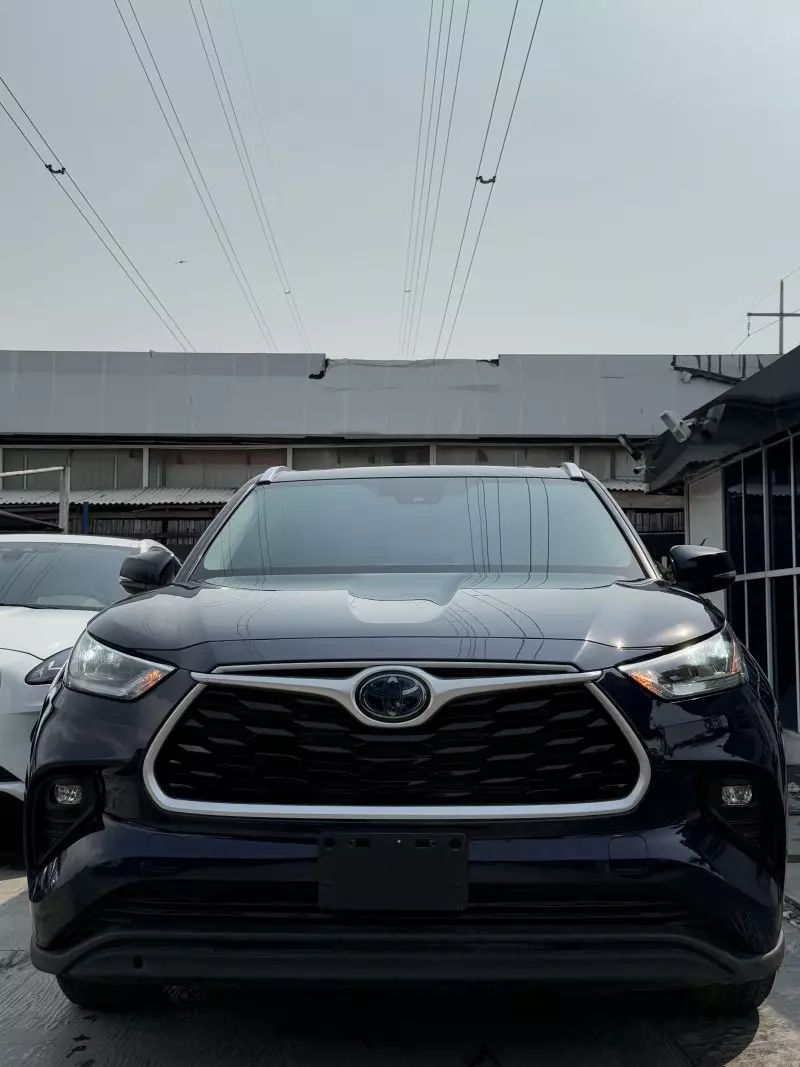 Toyota Highlander   - 2022