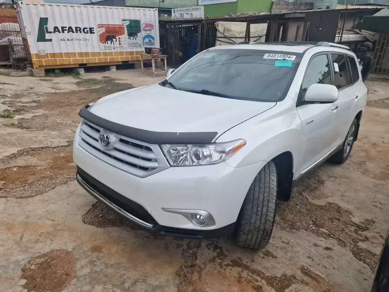 Toyota Highlander   - 2012