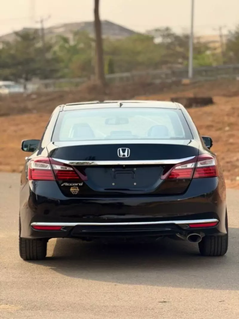 Honda Accord - 2017