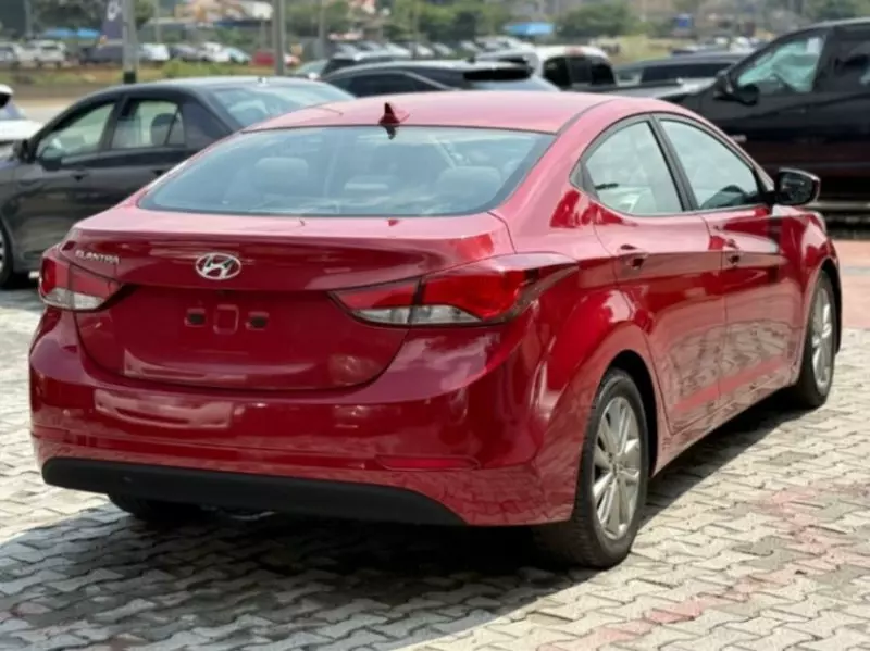 Hyundai Elantra - 2014