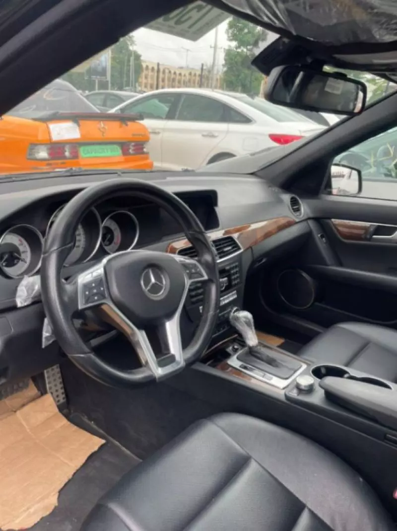 Mercedes-Benz C 300   - 2013