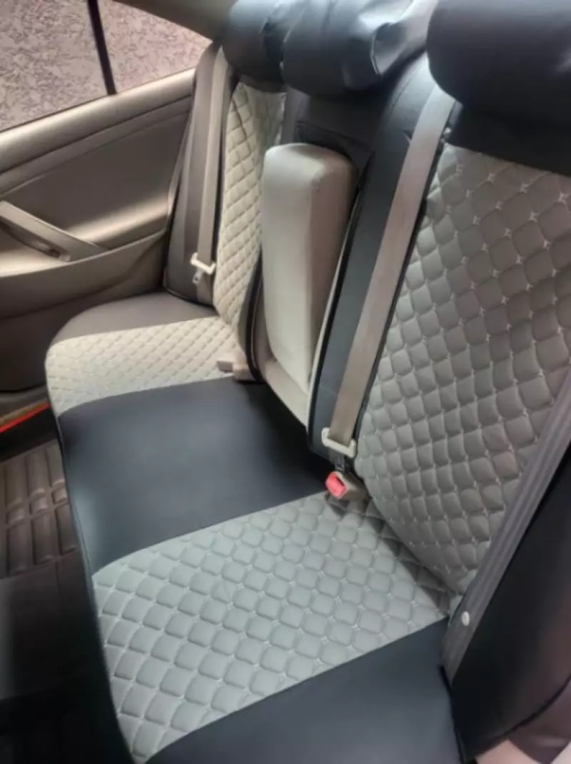 Toyota Camry   - 2010