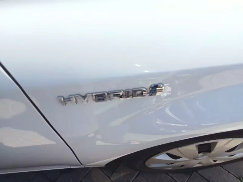 Toyota Fielder hybrid    - 2017