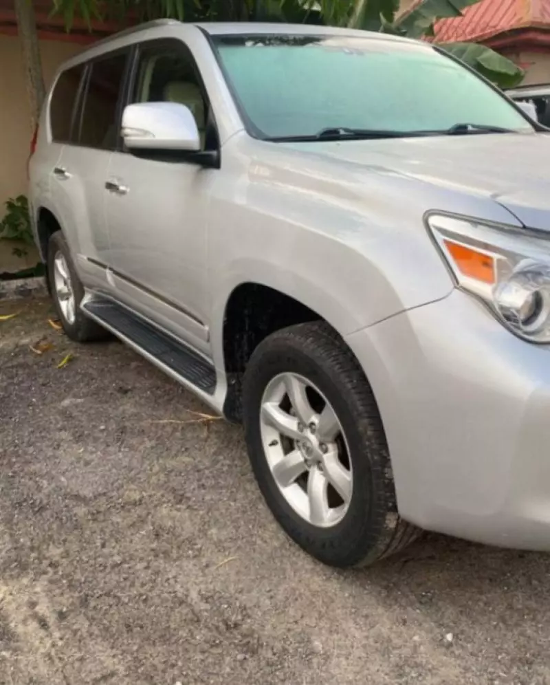 Lexus GX 460   - 2012