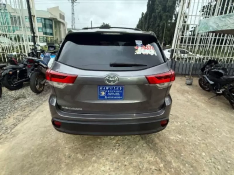 Toyota Highlander   - 2019