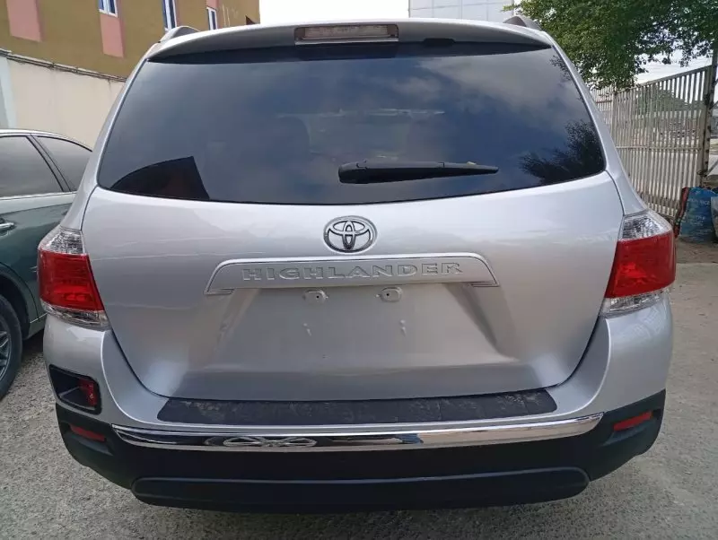 Toyota Highlander   - 2010