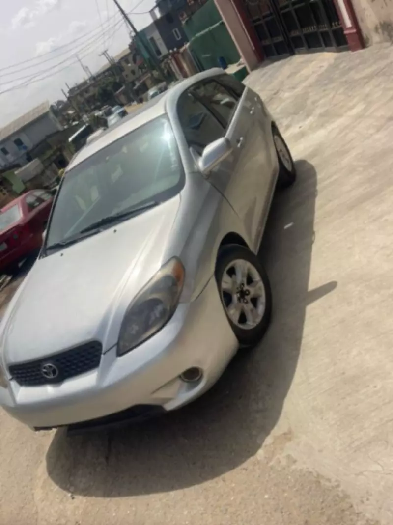 Toyota Corolla Matrix   - 2005