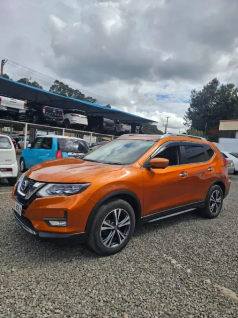 Nissan EXTRAIL HYBRID   - 2017