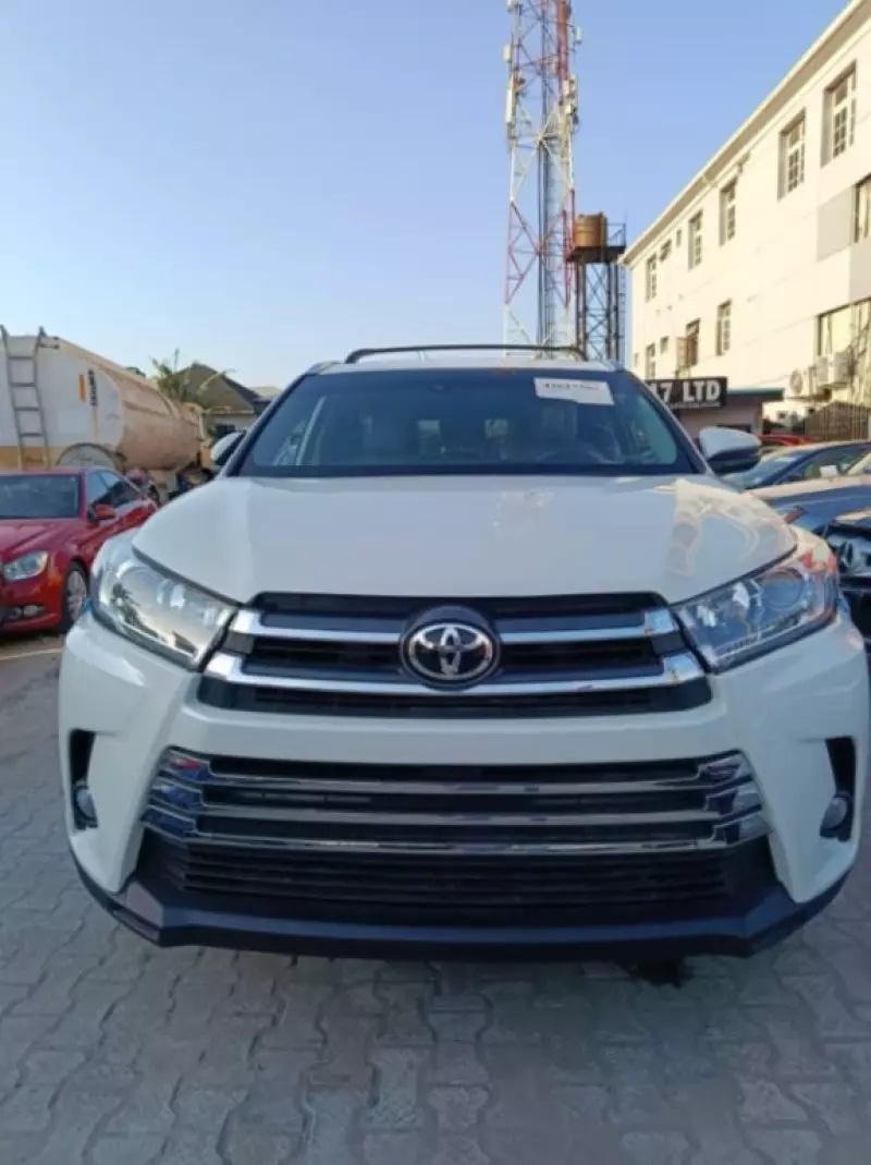 Toyota Highlander   - 2014