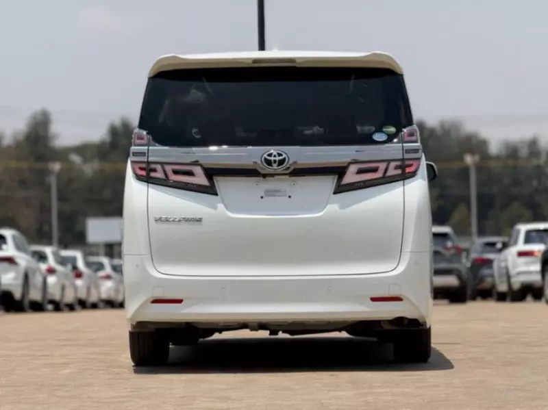 Toyota Vellfire    - 2018