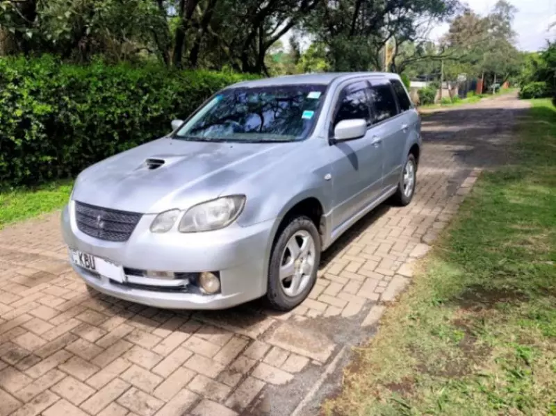 Mitsubishi Outlander   - 2005