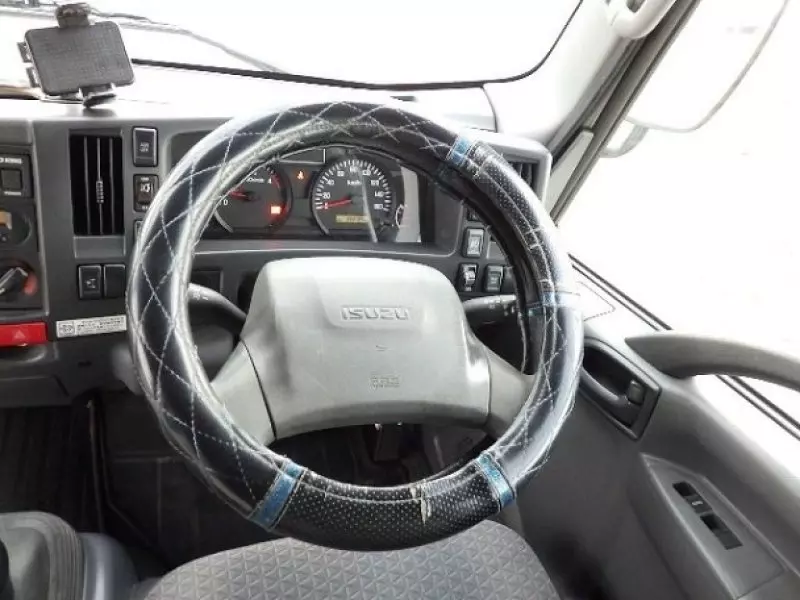 Isuzu Elf   - 2019