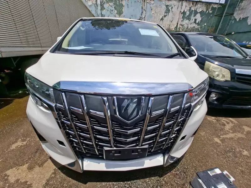 Toyota Alphard   - 2020