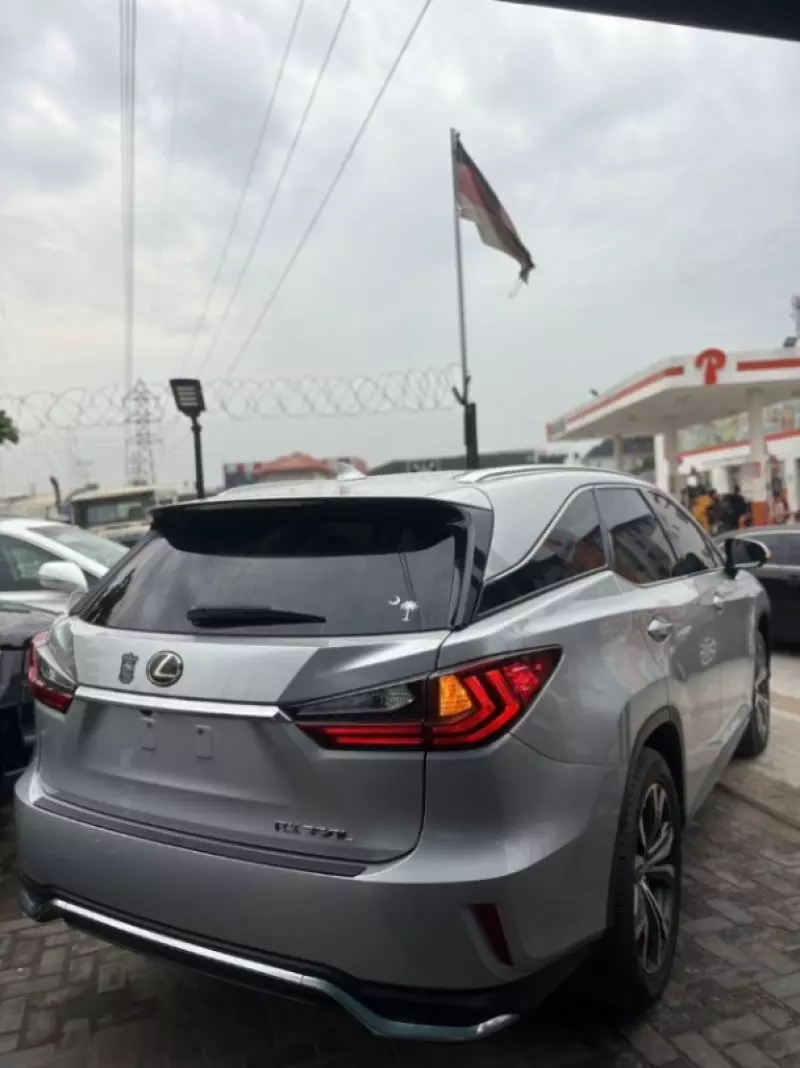 Lexus RX   - 2018
