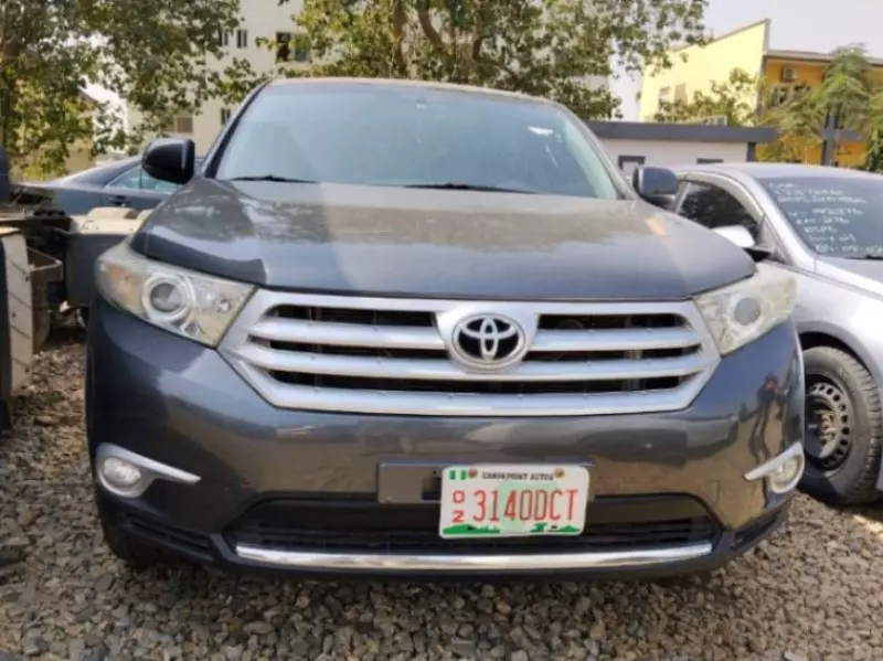 Toyota Highlander   - 2012
