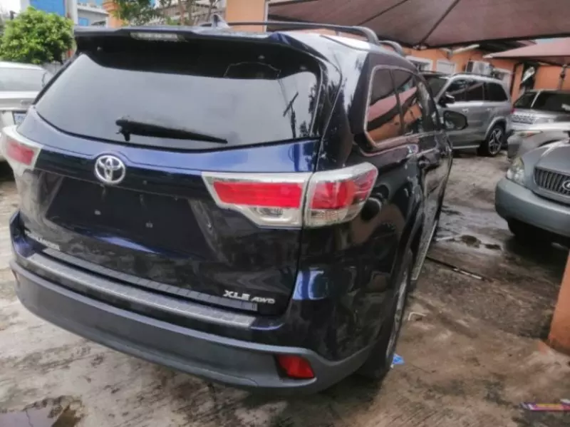 Toyota Highlander   - 2015