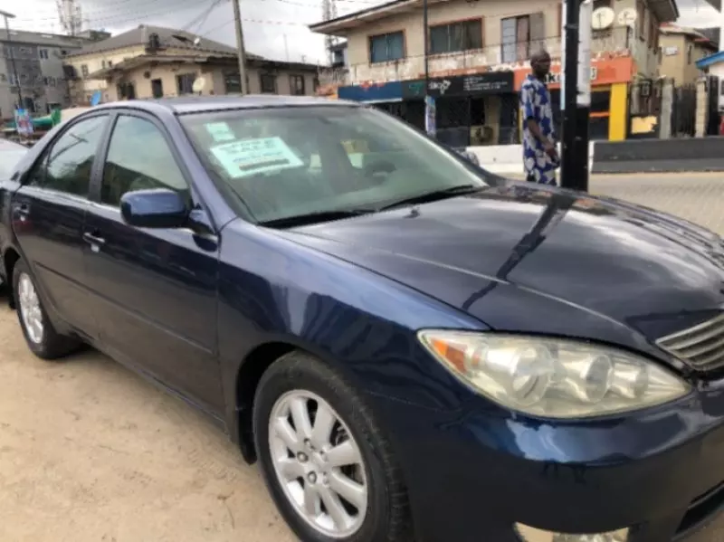Toyota Camry   - 2002