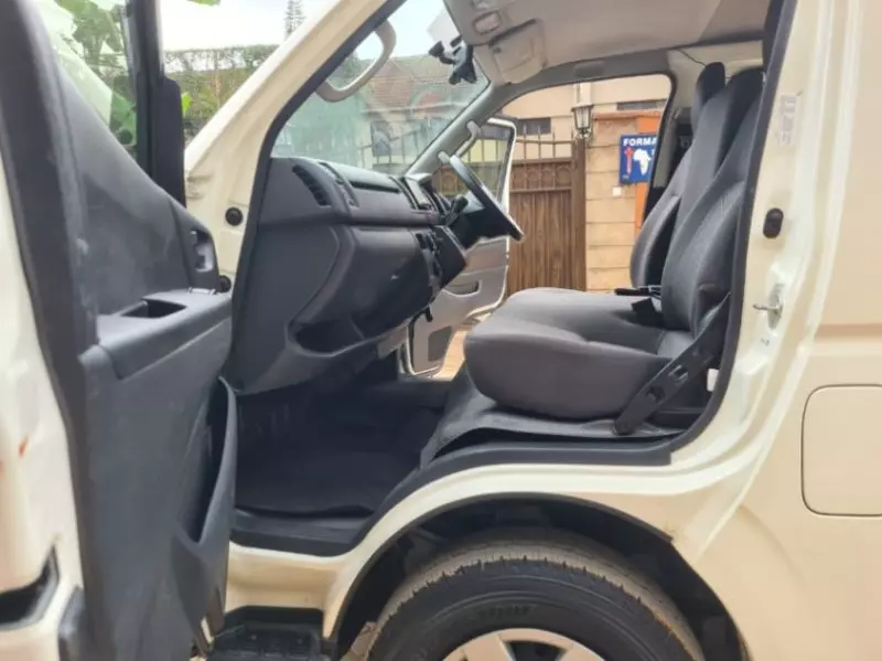 Toyota Hiace   - 2018