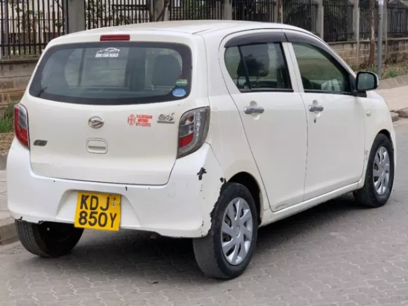 Daihatsu Mira    - 2015
