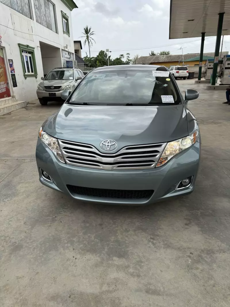 Toyota Venza   - 2011