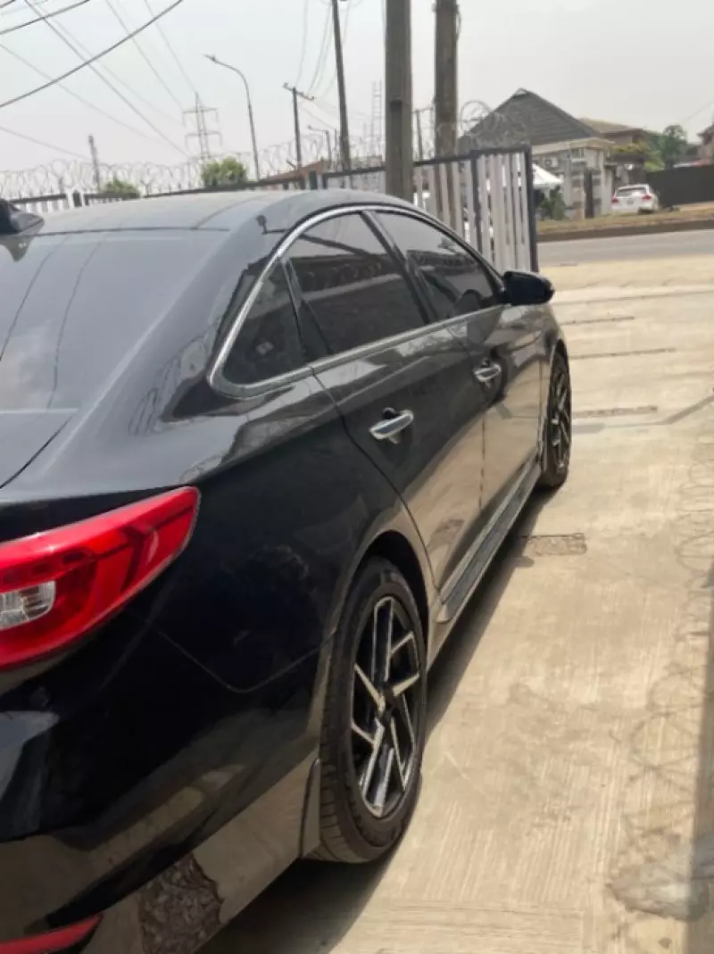 Hyundai Sonata   - 2015