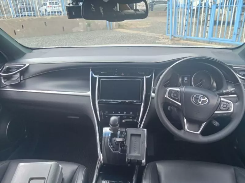 Toyota Harrier   - 2018