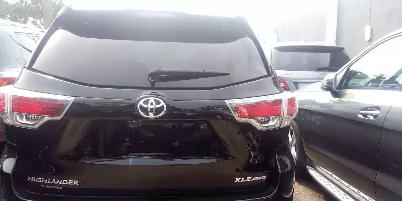 Toyota Highlander   - 2015