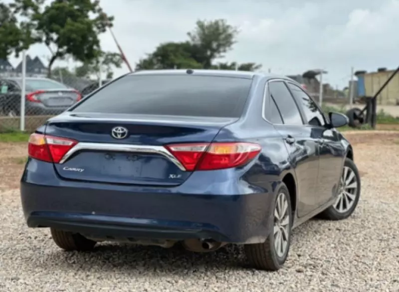 Toyota Camry   - 2014