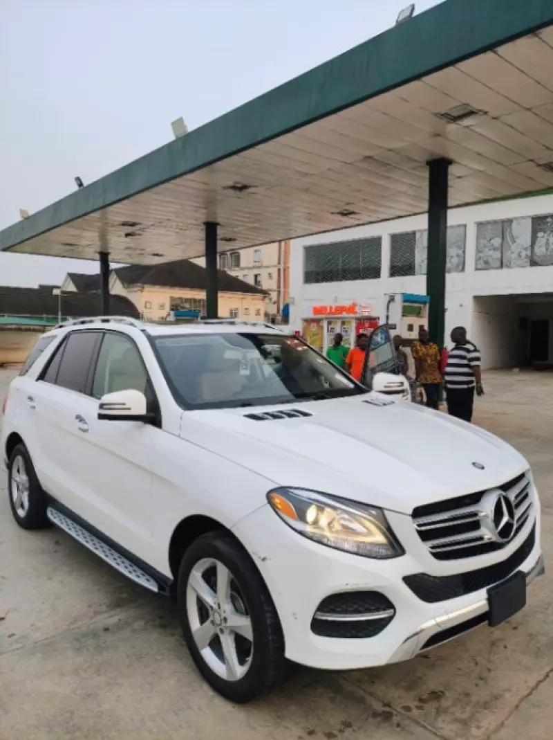 Mercedes-Benz GLE-Class   - 2016