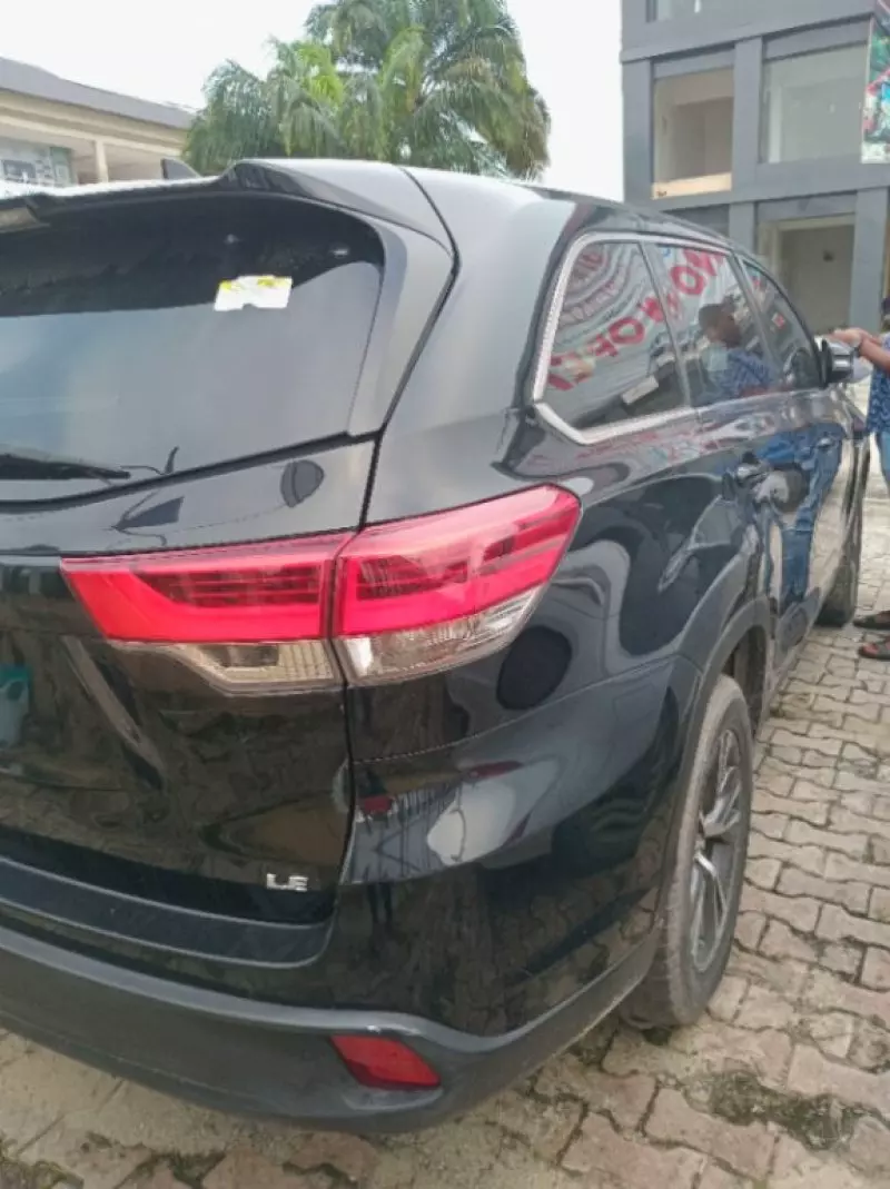 Toyota Highlander   - 2019