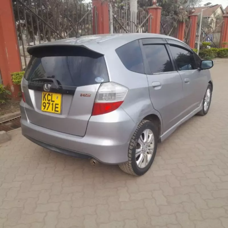 Honda Fit   - 2011