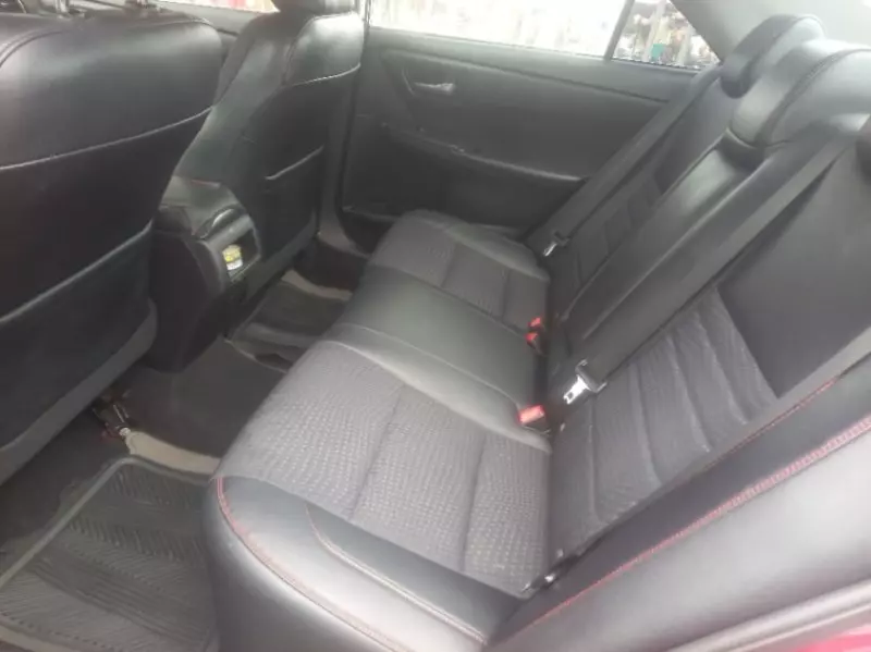 Toyota Camry   - 2016