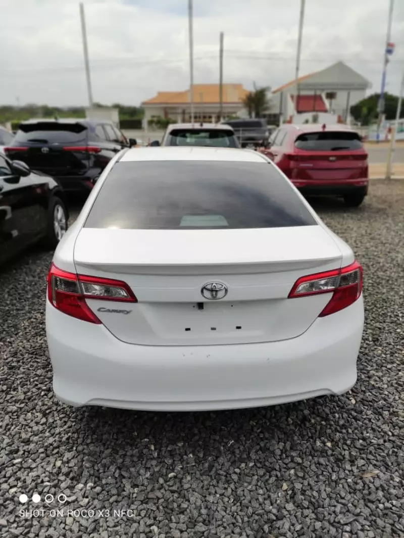 Toyota Camry   - 2014