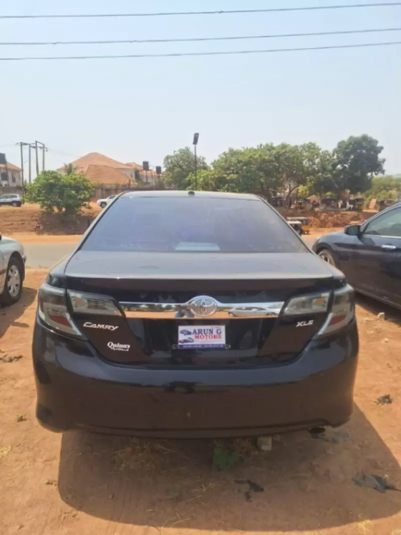 Toyota Camry   - 2014