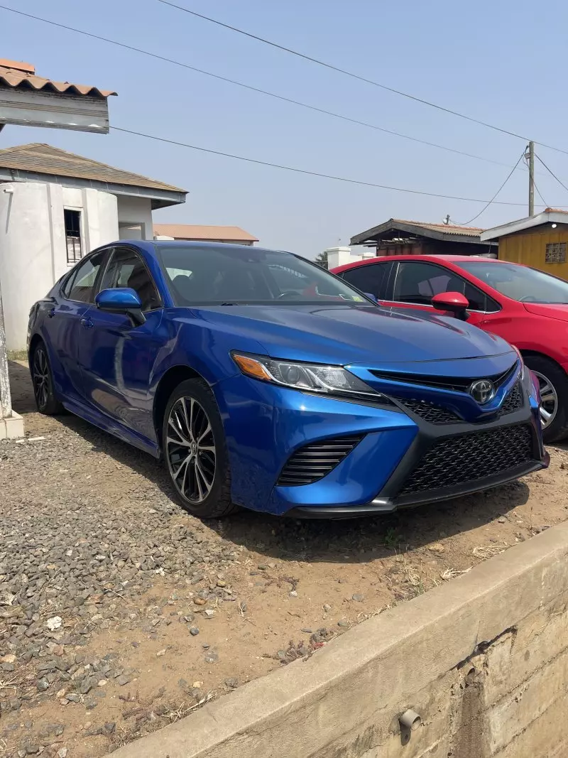 Toyota camry   - 2020