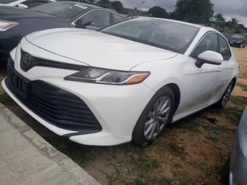 Toyota Camry   - 2019