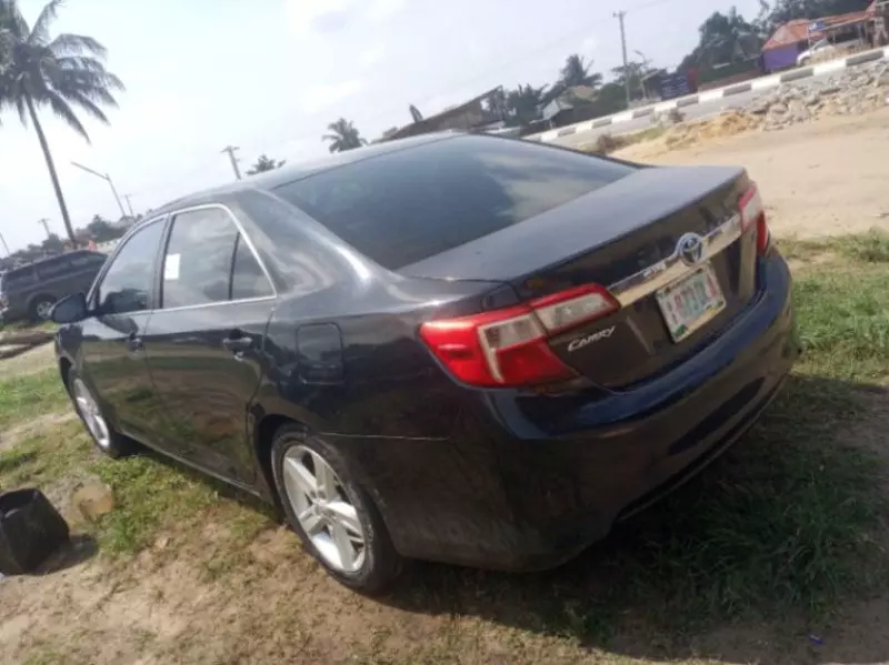 Toyota Camry   - 2012