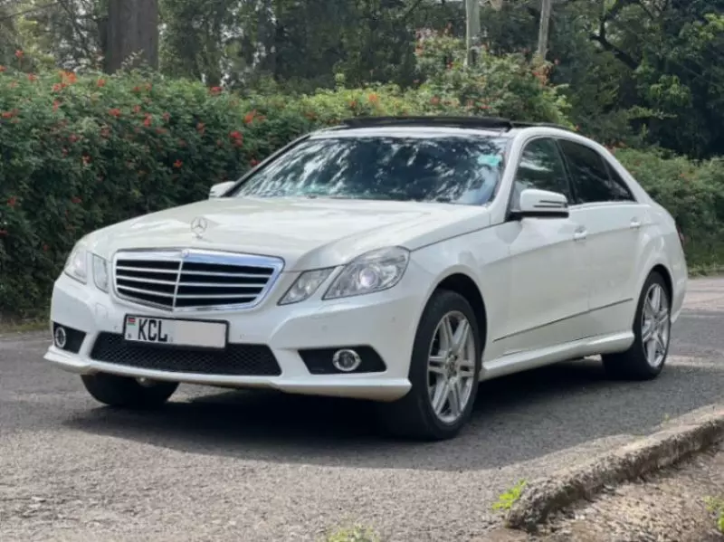 Mercedes-Benz E 250   - 2010