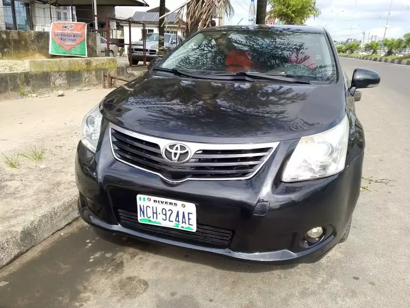 Toyota Avensis   - 2010