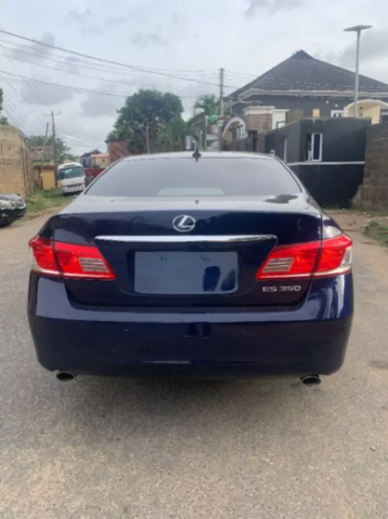 Lexus ES 350   - 2012