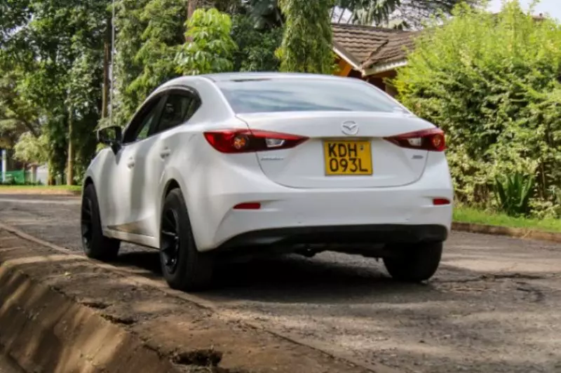 Mazda Axela    - 2015