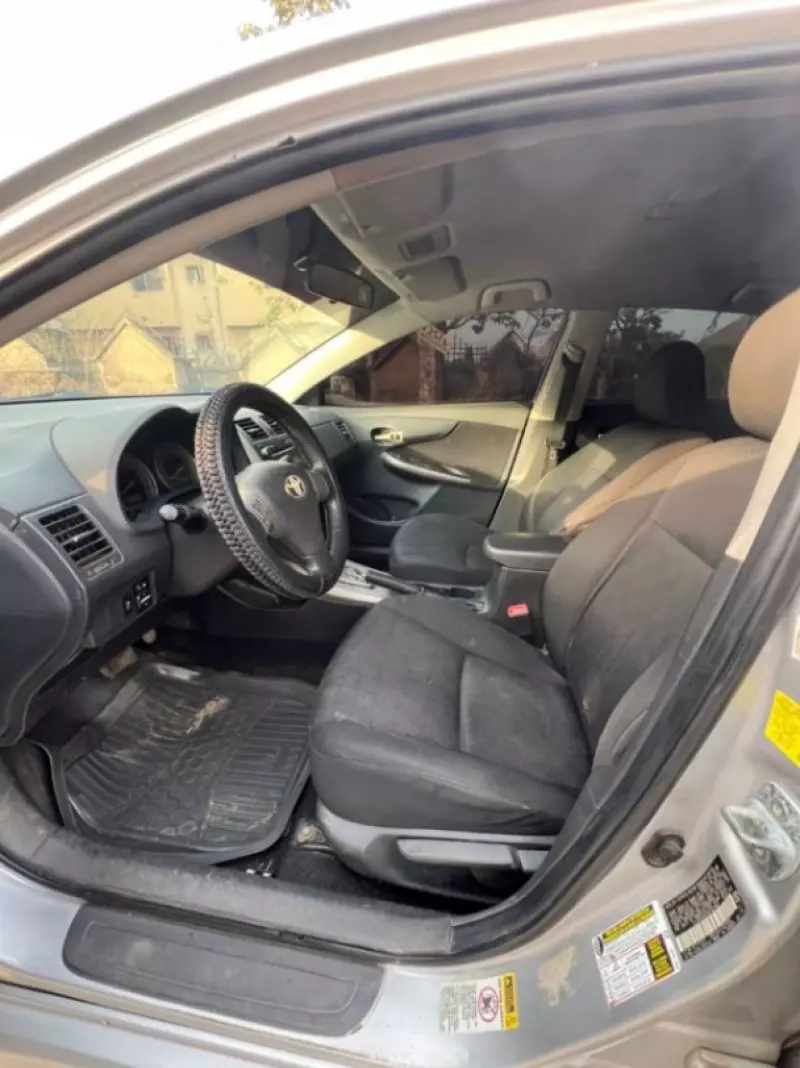 Toyota Corolla   - 2010