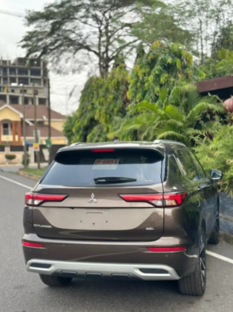 Mitsubishi OUTLANDER